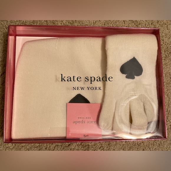 kate spade Accessories - Kate Spade Flocked Patch Hat & Glove Box Gift Set - French Cream (NWT)